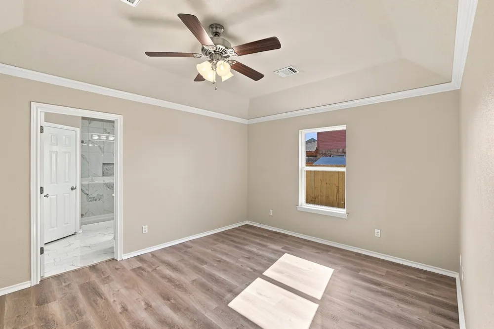 1720 Lakeway Drive Cleburne, TX 76033