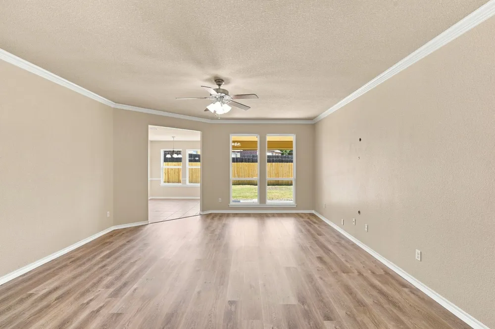 1720 Lakeway Drive Cleburne, TX 76033