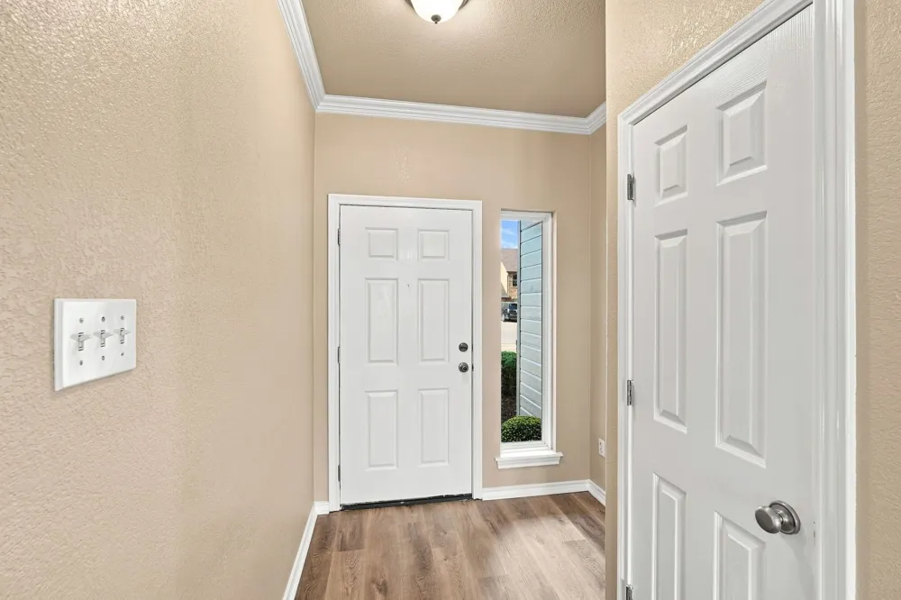 1720 Lakeway Drive Cleburne, TX 76033