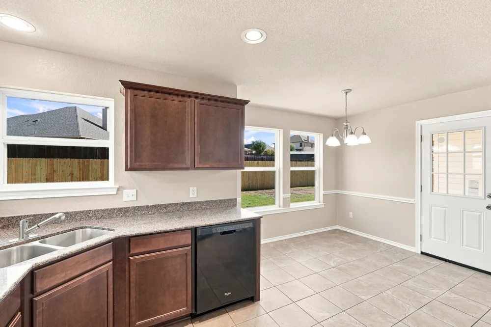 1720 Lakeway Drive Cleburne, TX 76033