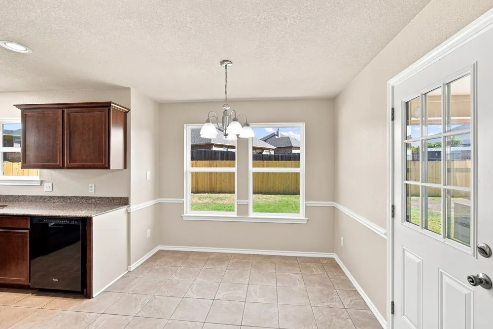 1720 Lakeway Drive Cleburne, TX 76033