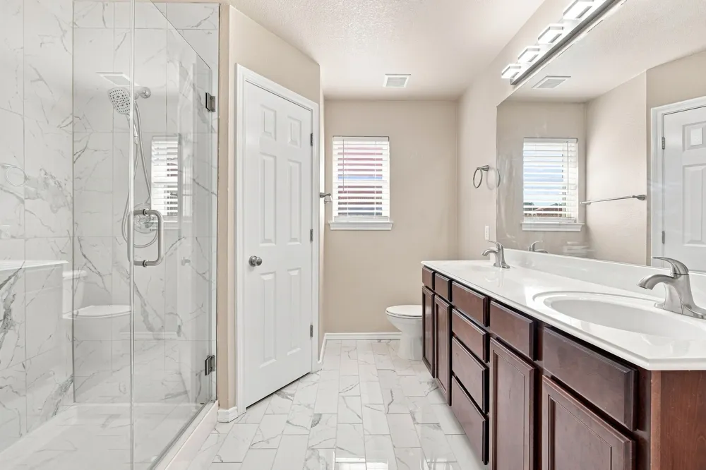1720 Lakeway Drive Cleburne, TX 76033