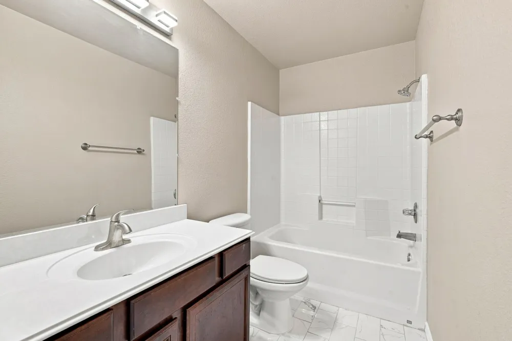 1720 Lakeway Drive Cleburne, TX 76033