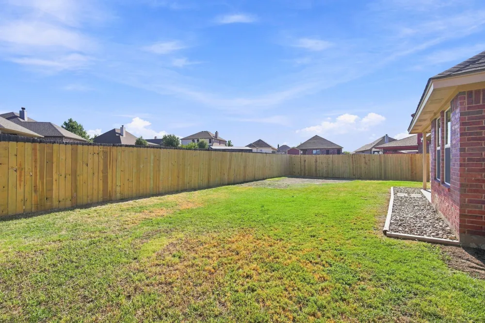 1720 Lakeway Drive Cleburne, TX 76033