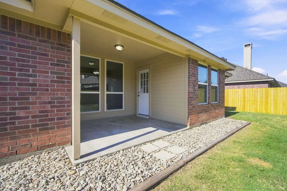 1720 Lakeway Drive Cleburne, TX 76033