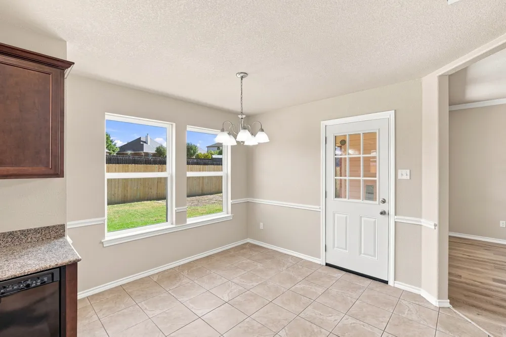 1720 Lakeway Drive Cleburne, TX 76033