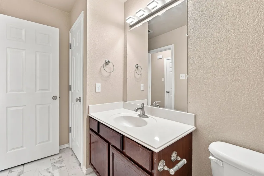 1720 Lakeway Drive Cleburne, TX 76033