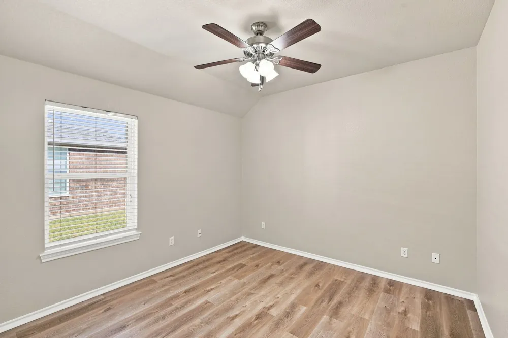 1720 Lakeway Drive Cleburne, TX 76033