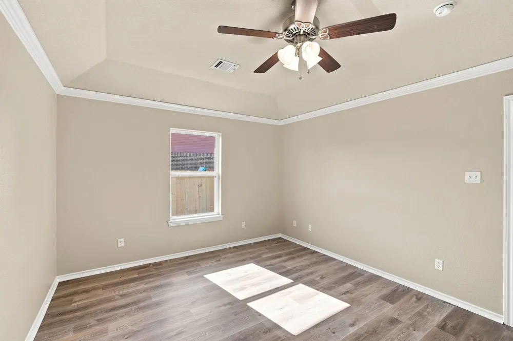 1720 Lakeway Drive Cleburne, TX 76033