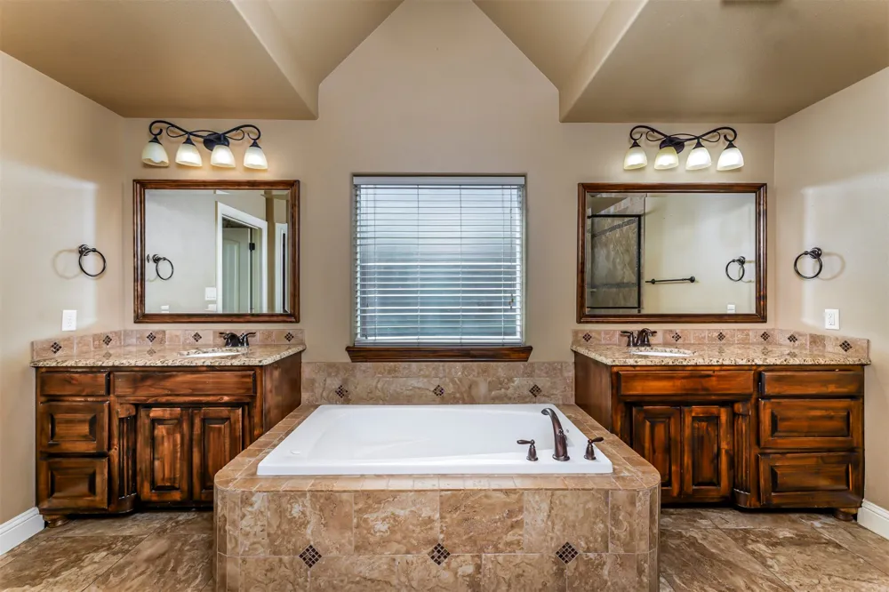 3224 Ferry Boat Lane Granbury, TX 76049