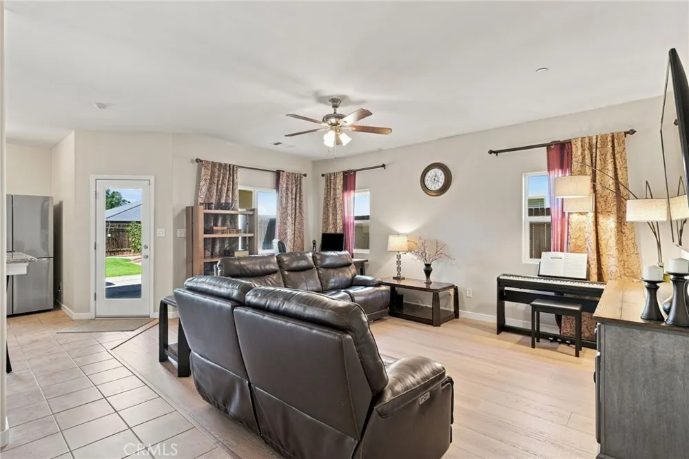 10826 Avenida Frasca Drive Bakersfield, CA 93311