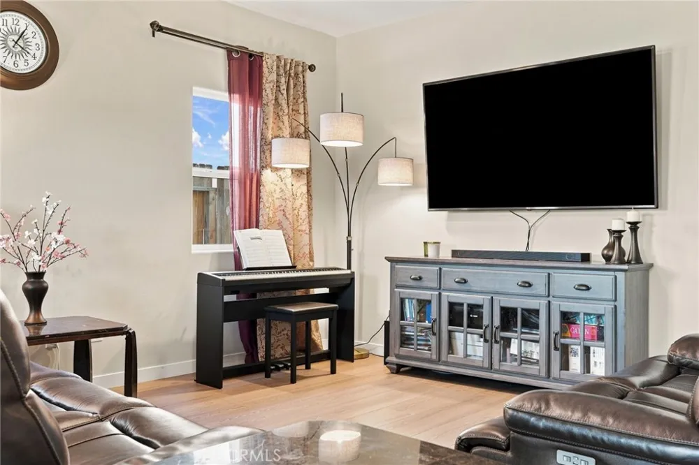 10826 Avenida Frasca Drive Bakersfield, CA 93311