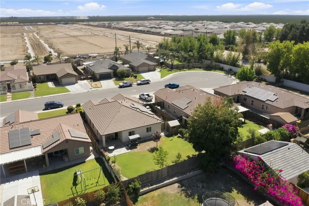 10826 Avenida Frasca Drive Bakersfield, CA 93311