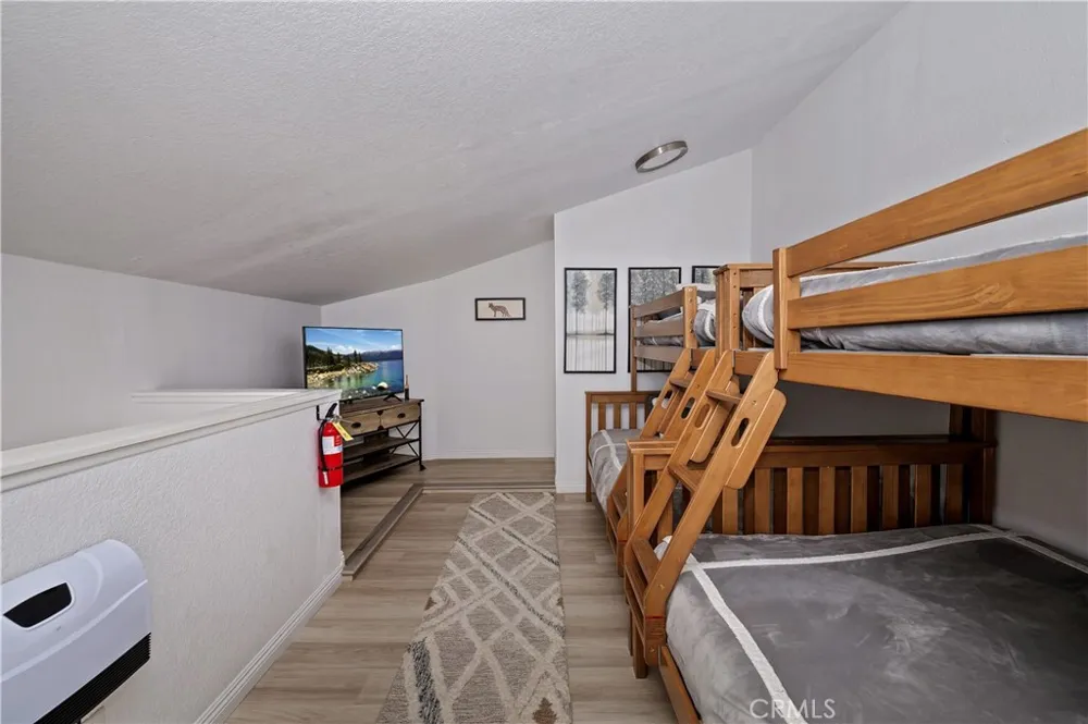 41730 Brownie Big Bear Lake, CA 92315