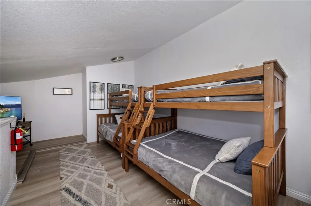 41730 Brownie Big Bear Lake, CA 92315