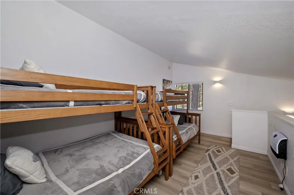 41730 Brownie Big Bear Lake, CA 92315