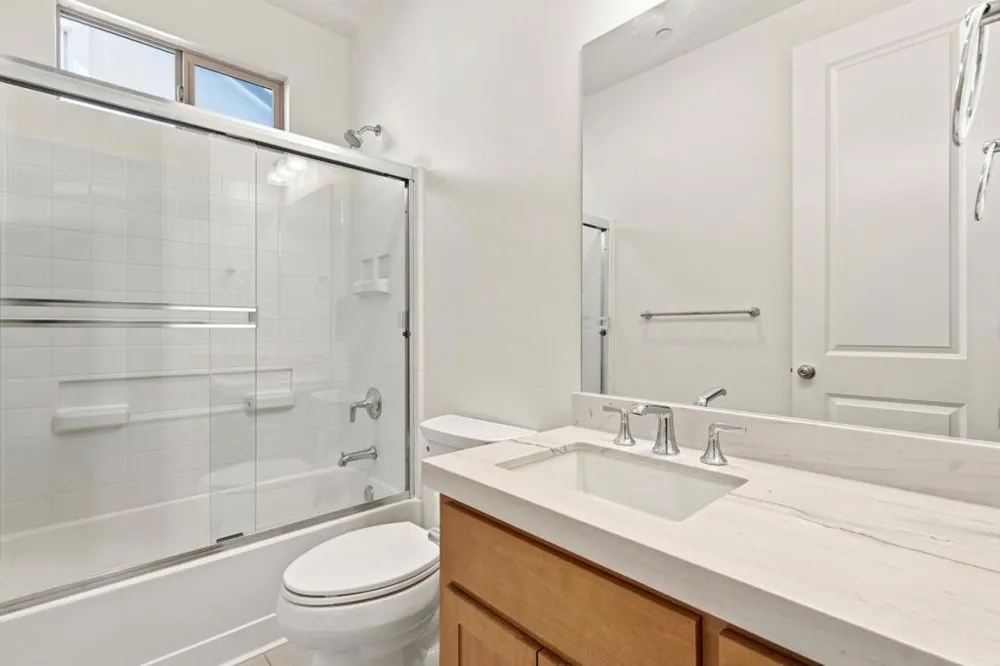 1261 Azalea Drive Hollister, CA 95023