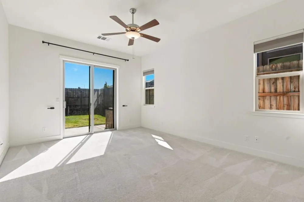 1261 Azalea Drive Hollister, CA 95023