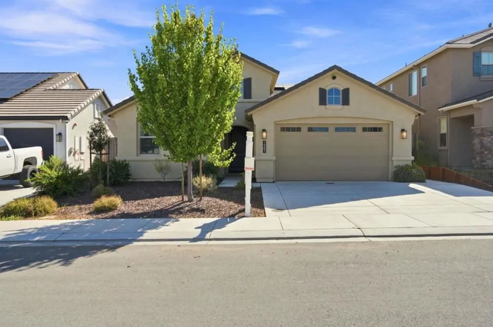 1261 Azalea Drive Hollister, CA 95023
