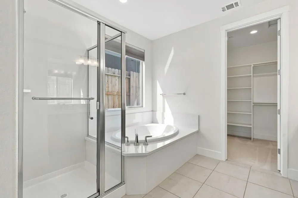 1261 Azalea Drive Hollister, CA 95023