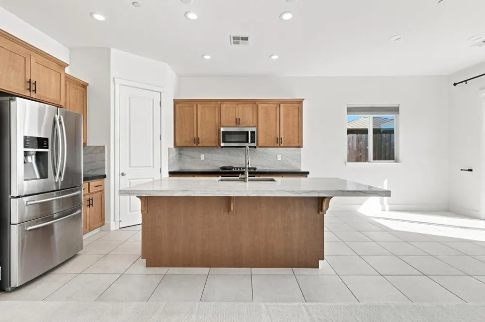 1261 Azalea Drive Hollister, CA 95023