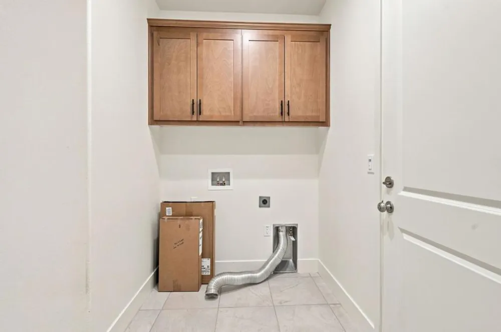 1261 Azalea Drive Hollister, CA 95023
