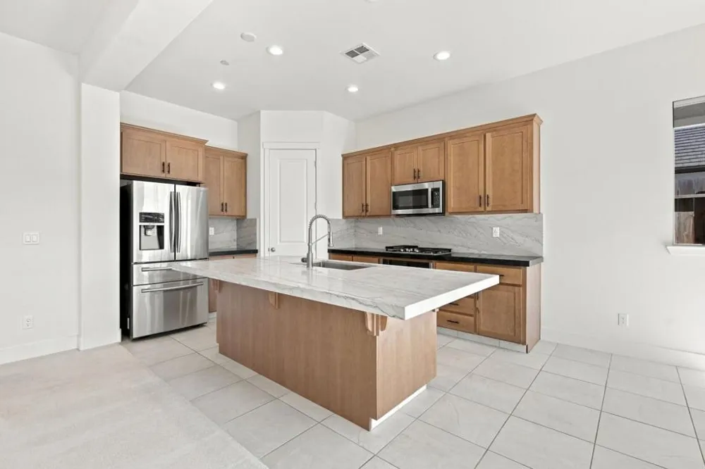 1261 Azalea Drive Hollister, CA 95023