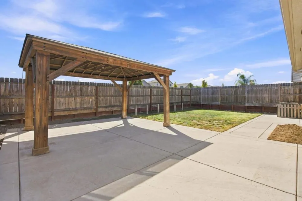 1261 Azalea Drive Hollister, CA 95023