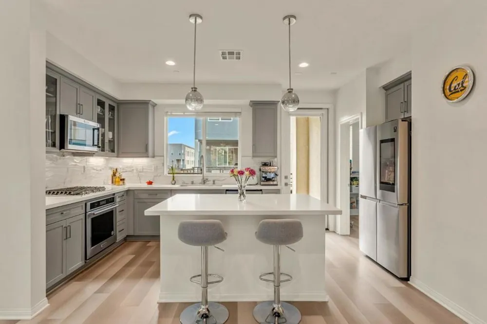 157 Steely Irvine, CA 92614