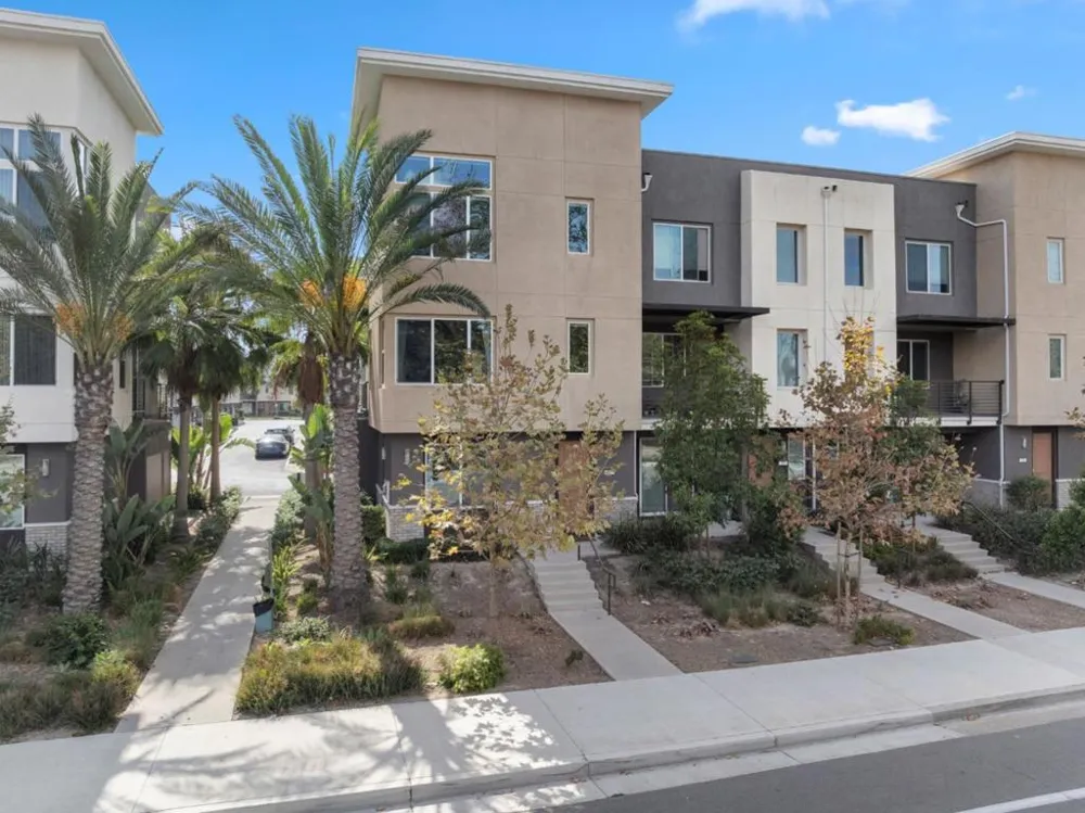 157 Steely Irvine, CA 92614