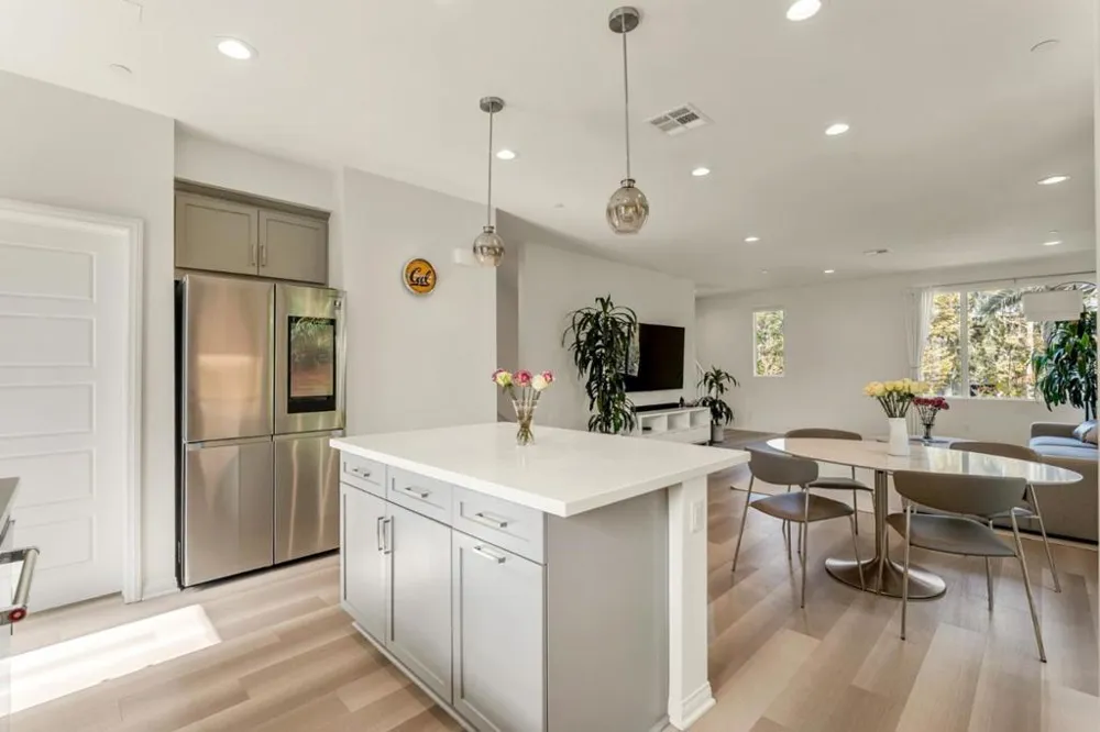 157 Steely Irvine, CA 92614