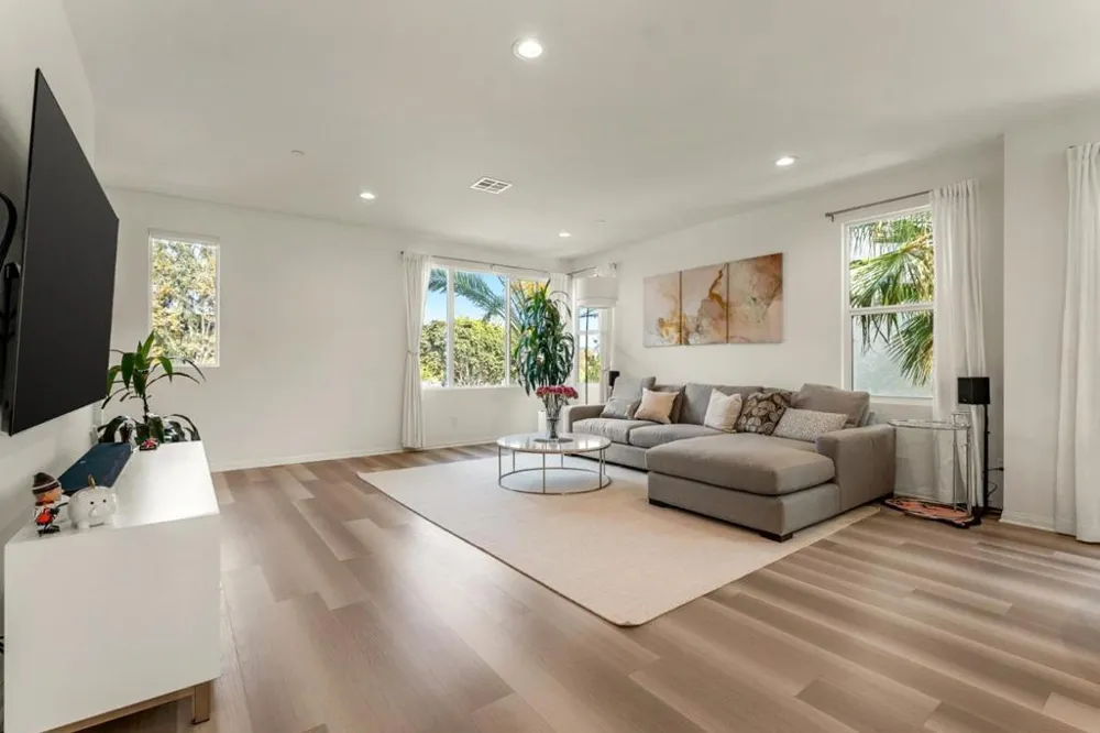 157 Steely Irvine, CA 92614