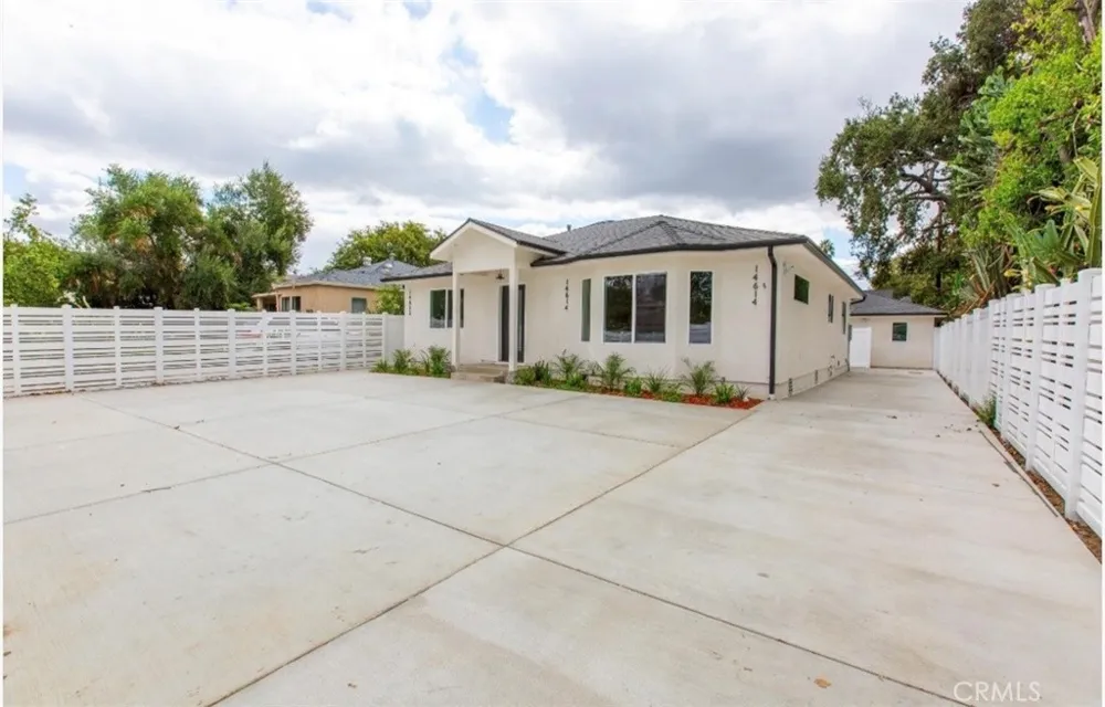 14612 Vose Van Nuys, CA 91405
