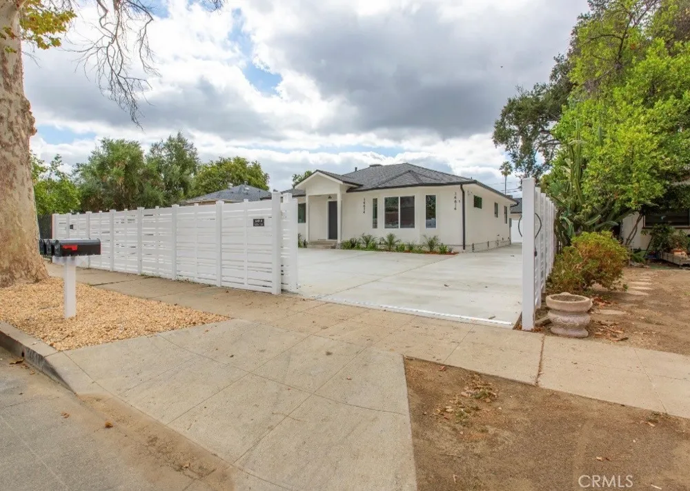 14612 Vose Van Nuys, CA 91405