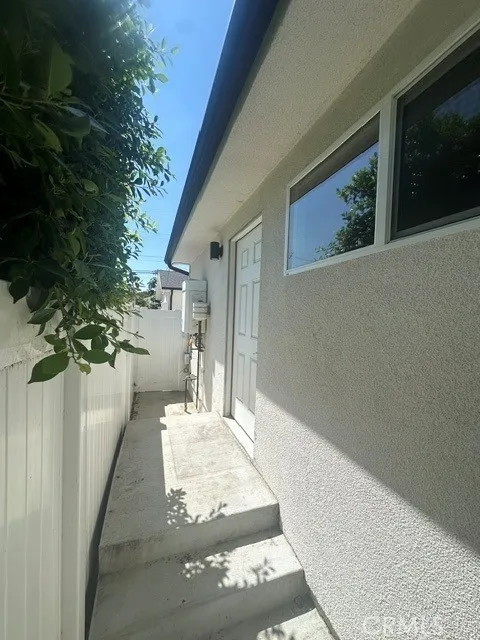 14612 Vose Van Nuys, CA 91405
