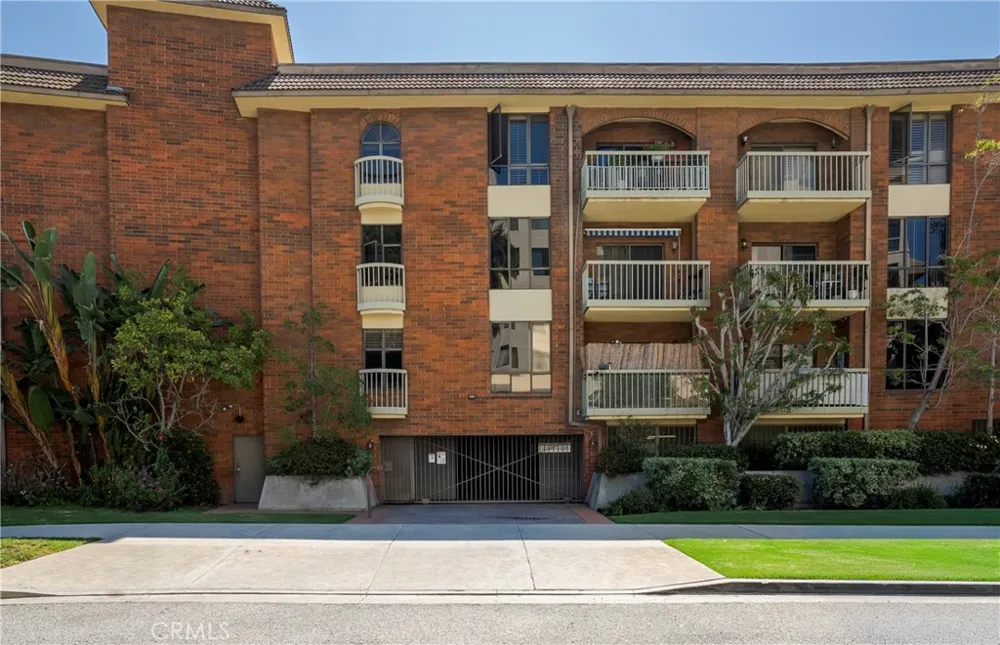 4444 Wilshire #102 Los Angeles, CA 90010