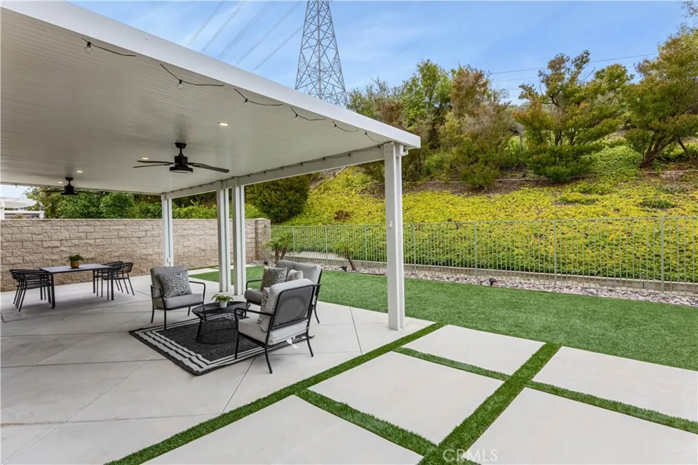 2688 Bentley Orange, CA 92867