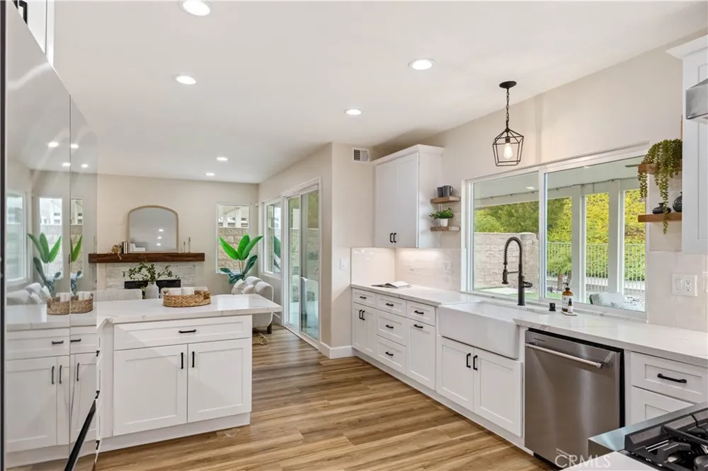 2688 Bentley Orange, CA 92867