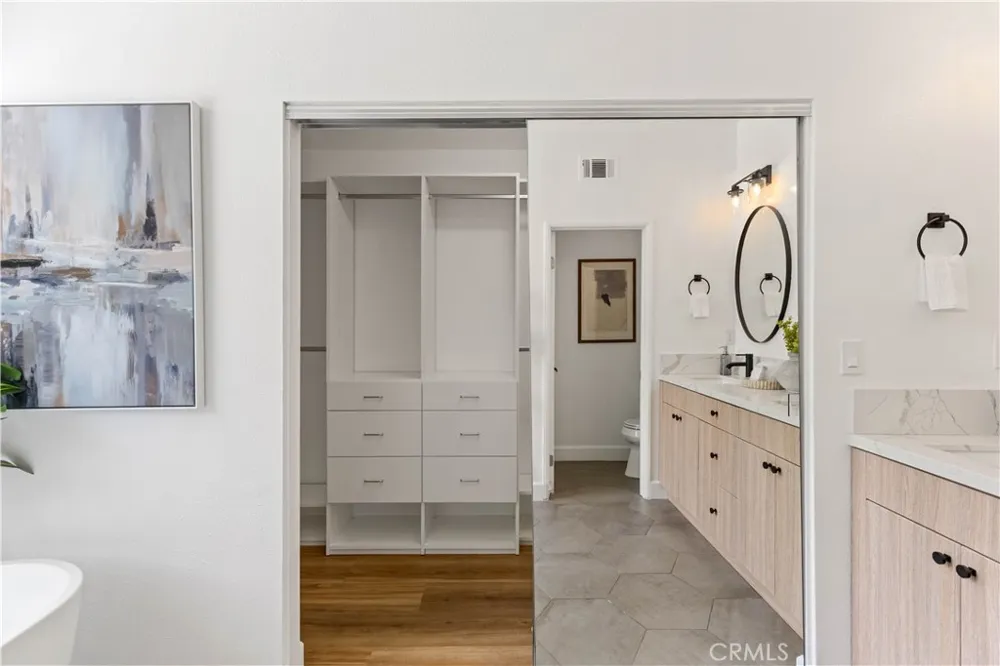 2688 Bentley Orange, CA 92867