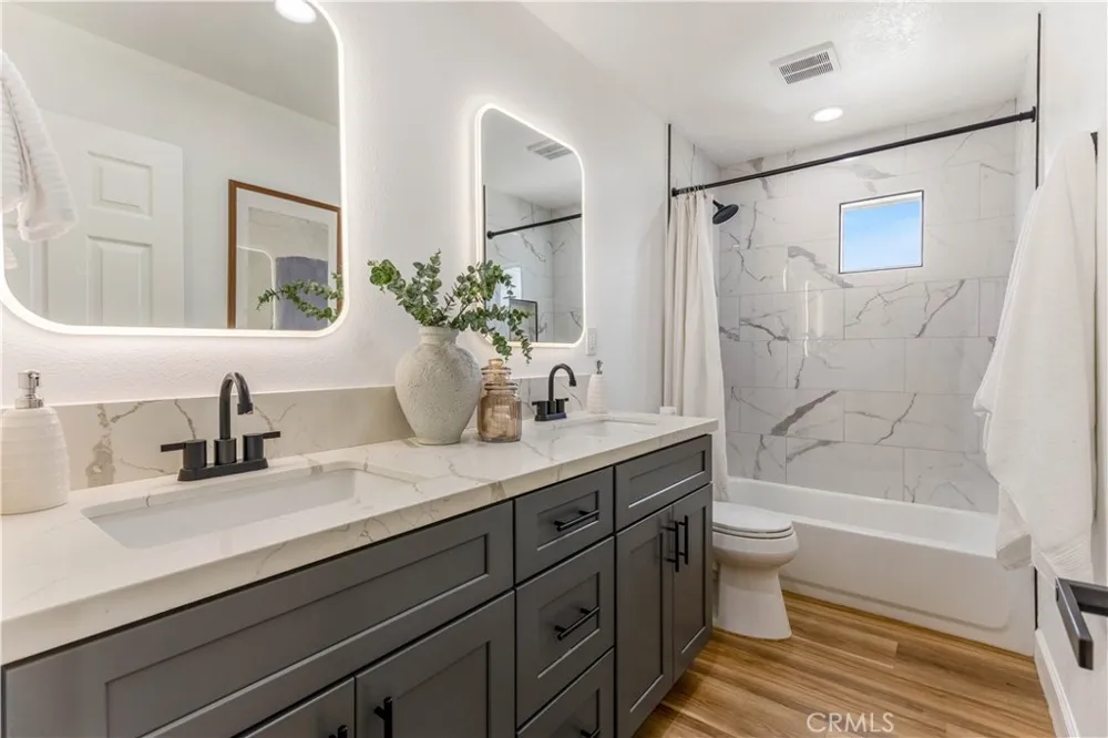 2688 Bentley Orange, CA 92867