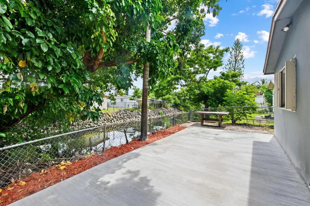 6531 SW 19TH STREET North Lauderdale, FL 33068