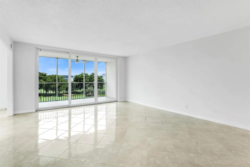 2651 S PALM AIRE DRIVE #410 Pompano Beach, FL 33069