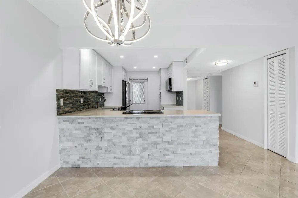 2651 S PALM AIRE DRIVE #410 Pompano Beach, FL 33069