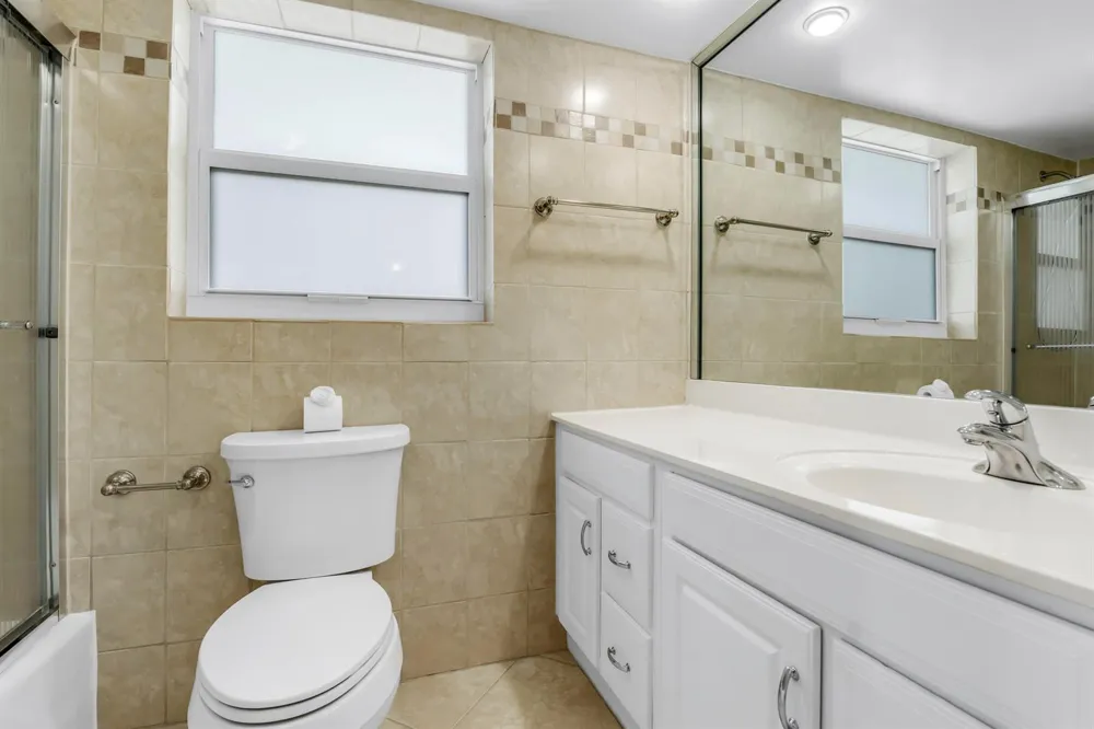 2651 S PALM AIRE DRIVE #410 Pompano Beach, FL 33069
