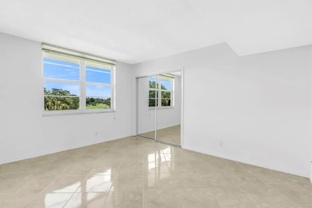 2651 S PALM AIRE DRIVE #410 Pompano Beach, FL 33069