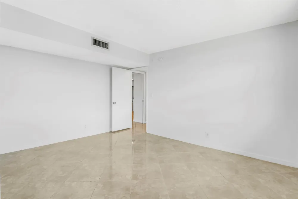 2651 S PALM AIRE DRIVE #410 Pompano Beach, FL 33069