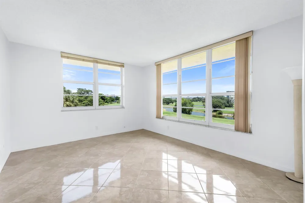 2651 S PALM AIRE DRIVE #410 Pompano Beach, FL 33069