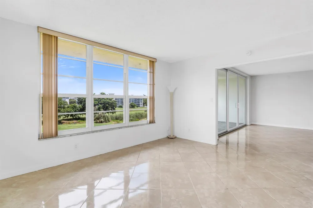 2651 S PALM AIRE DRIVE #410 Pompano Beach, FL 33069