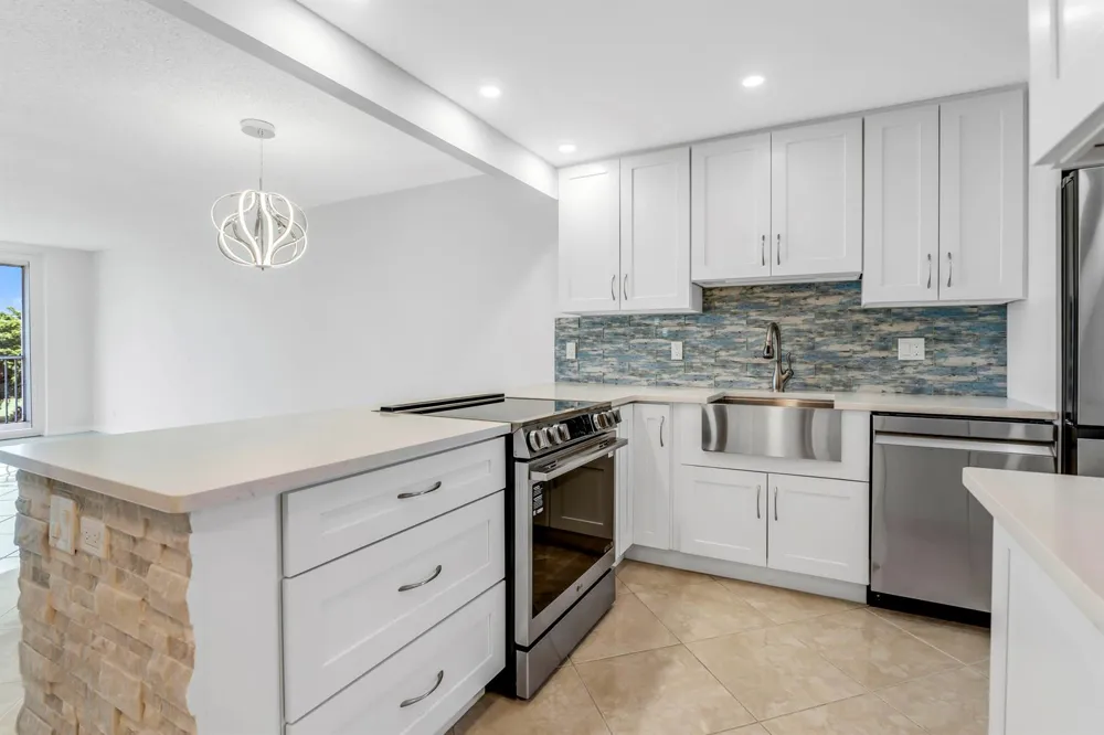 2651 S PALM AIRE DRIVE #410 Pompano Beach, FL 33069