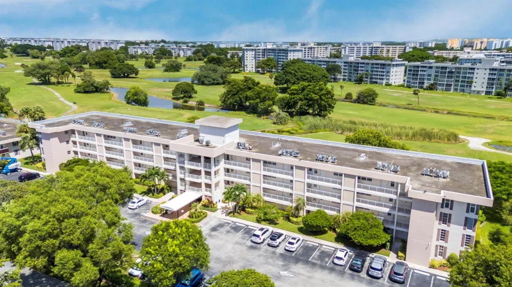 2651 S PALM AIRE DRIVE #410 Pompano Beach, FL 33069